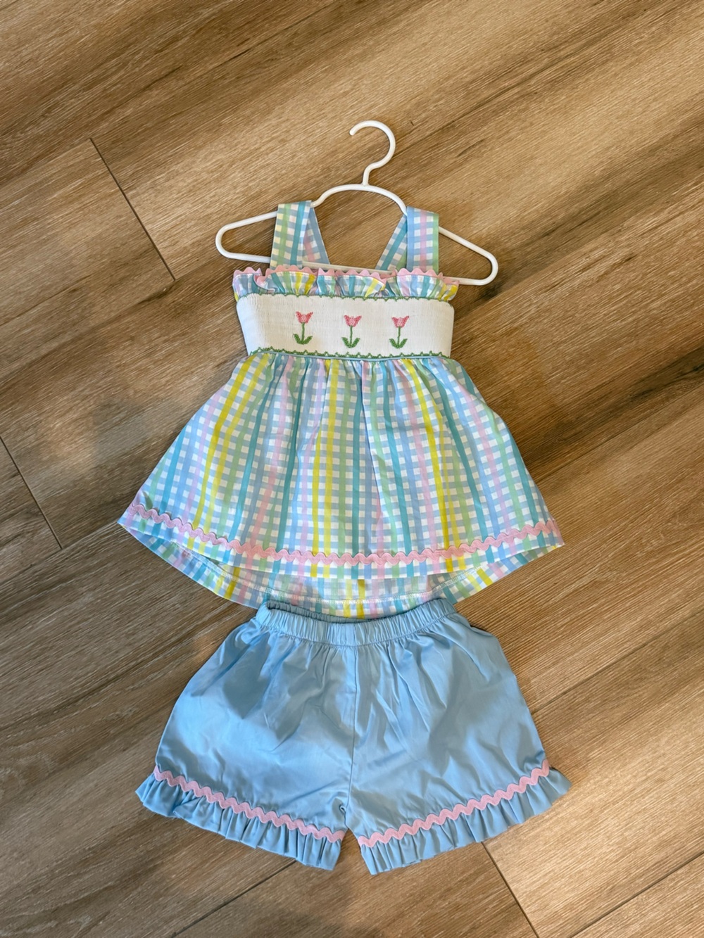 Stitchy Fish Tulip Smocked Ruffle Set